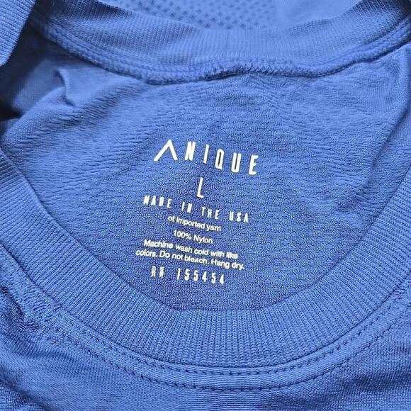 Anique Women's Signature Short Sleeve Riding‎ Equestrian Crew Blueberry L Shirt - Picture 13 of 14